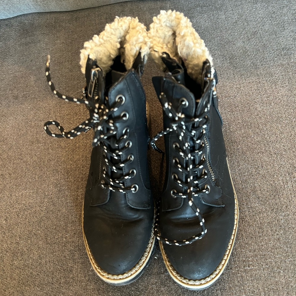 Athletic winter boots